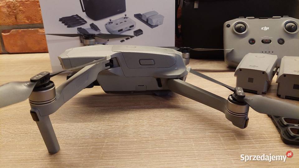 Dron DJI Air 2 fly more combo