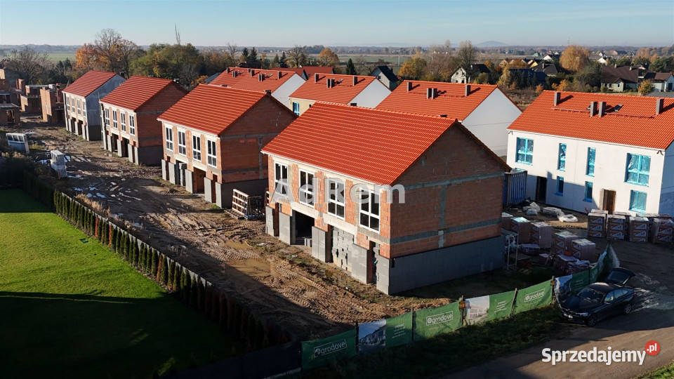 sprzedaży domu bliźniaka Czernica 9286m2 mieszkalny