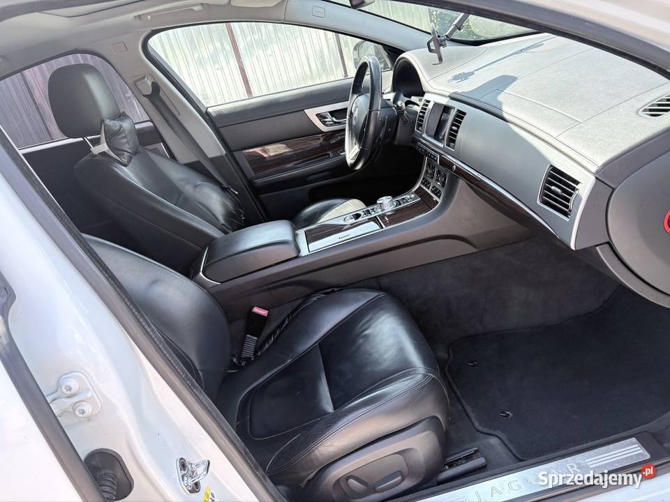 Jaguar XF X250 30D 241HP