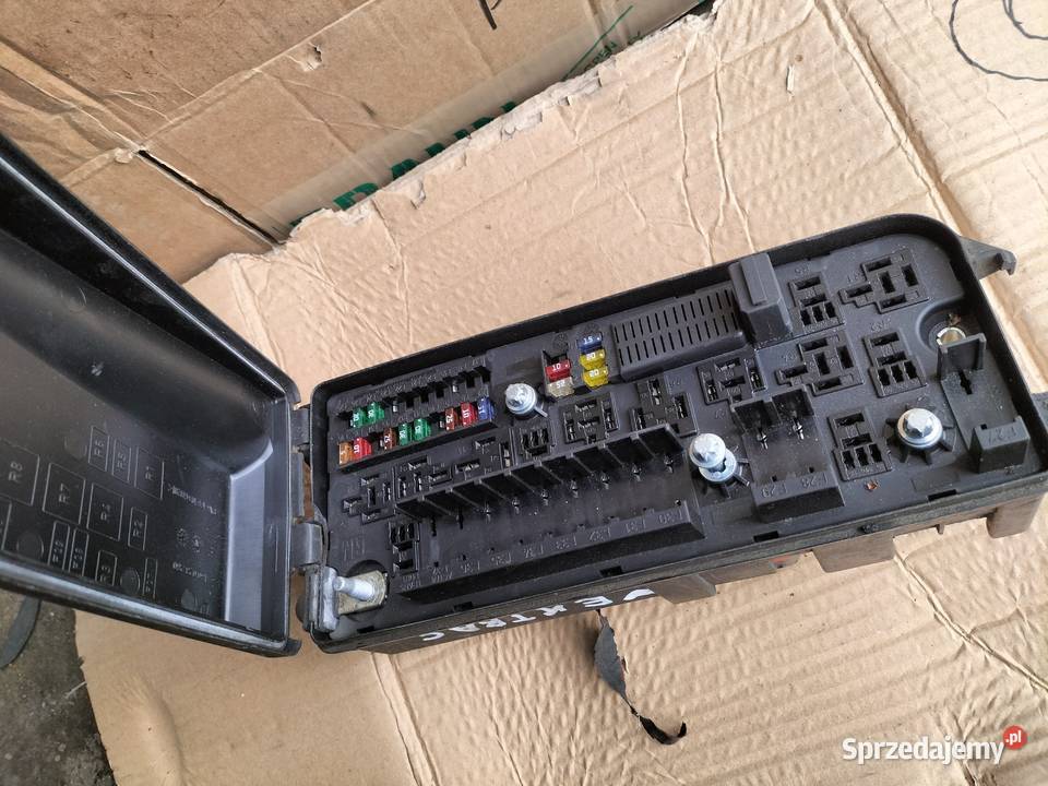 OPEL VECTRA C 13170899 SKRZYNKA BSI PRZEKAŹNIKÓW Skrzynki bezpieczników Kamień-Kolonia