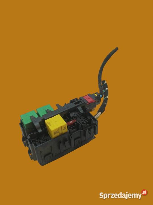 SKRZYNKA BEZPIECZNIKÓW 9806192580 20 D Peugeot osobowe