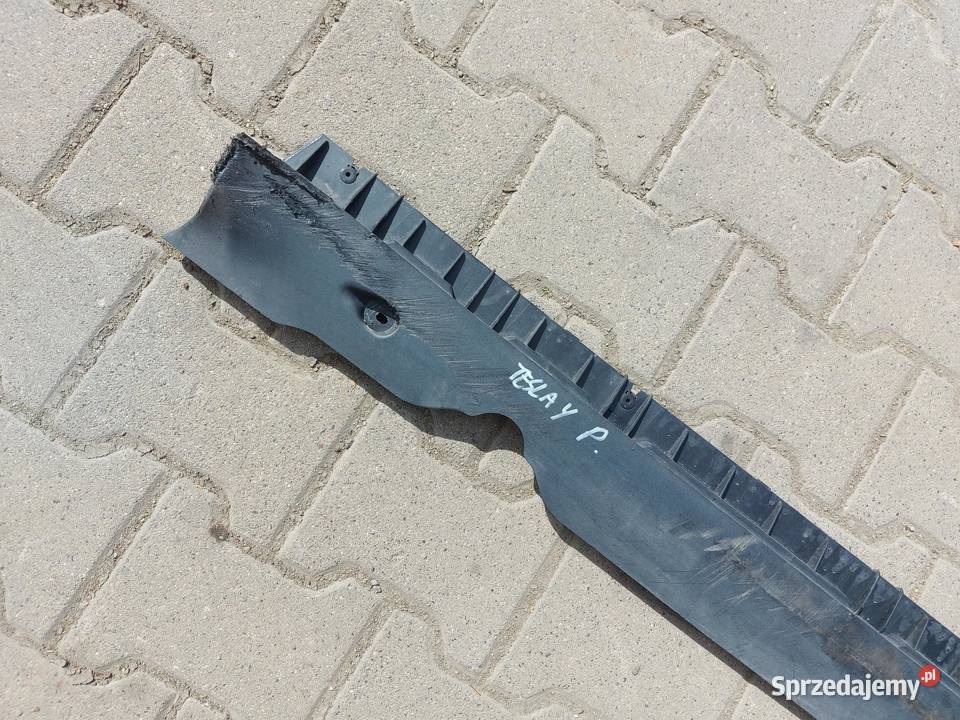 TESLA MODEL Y 2024r NAKŁADKA PROGU PRAWA Progi dolnośląskie