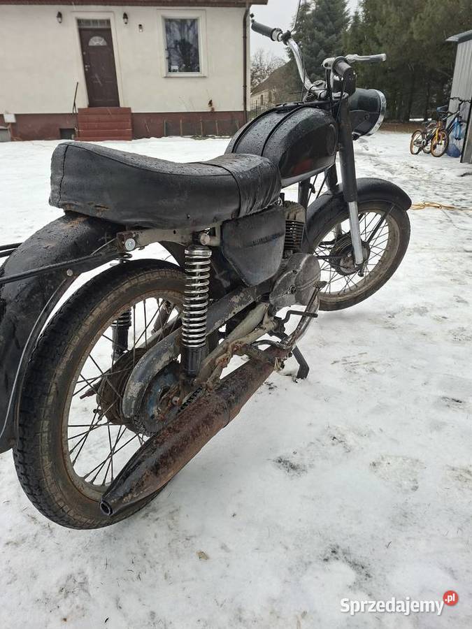 Sprzedam wsk 125 zarejestrowana zapłon cdi 22222km Gościno