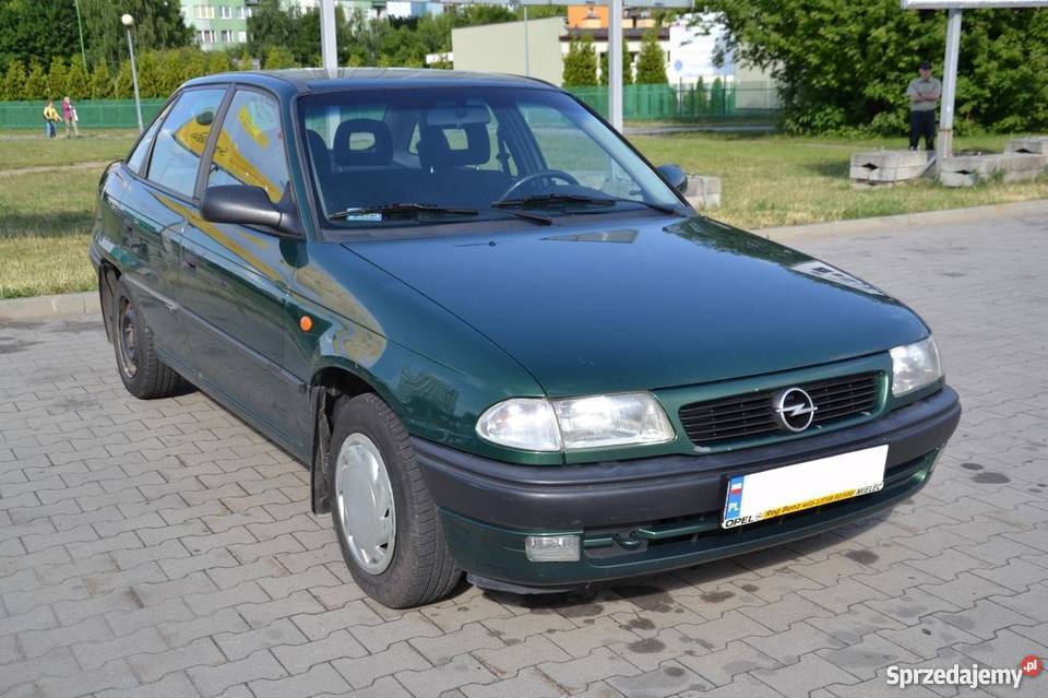 OPEL ASTRA CLASSIC FILM garażowany Astra Mielec