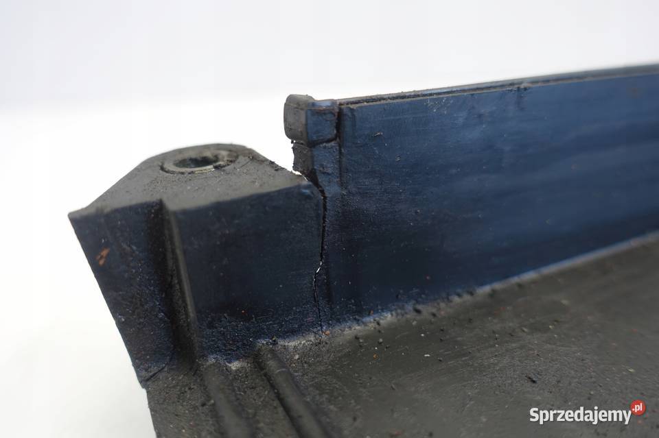 Toyota Supra III 30 i OBUDOWA ROZRZĄDU osłona Rudka