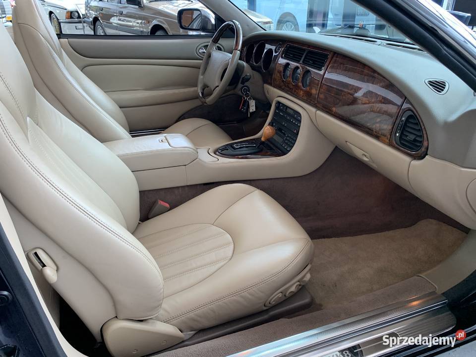 JAGUAR XK8 40 benzyna 284 Niski przebieg Cabrio nieuszkodzony