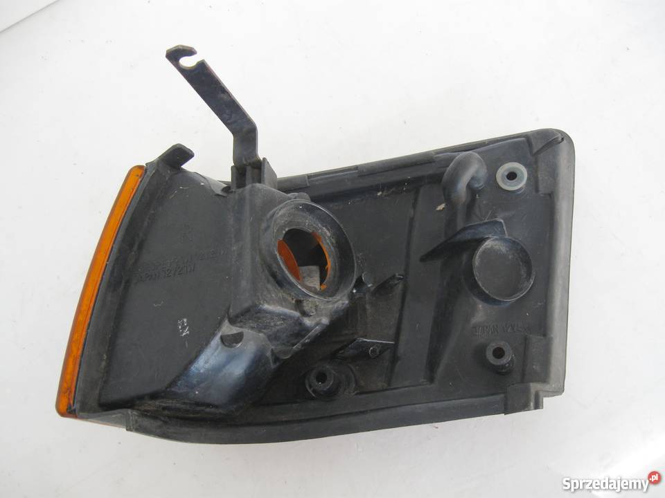 Kierunkowskaz Nissan Sunny prawy Prawe zachodniopomorskie Szczecinek sprzedam