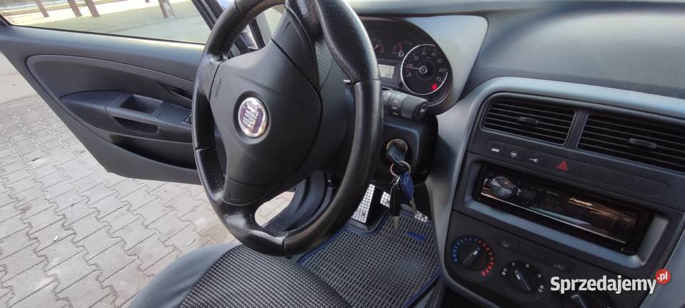 Sprzedam Fiat Punto Grandę 14 nieuszkodzony