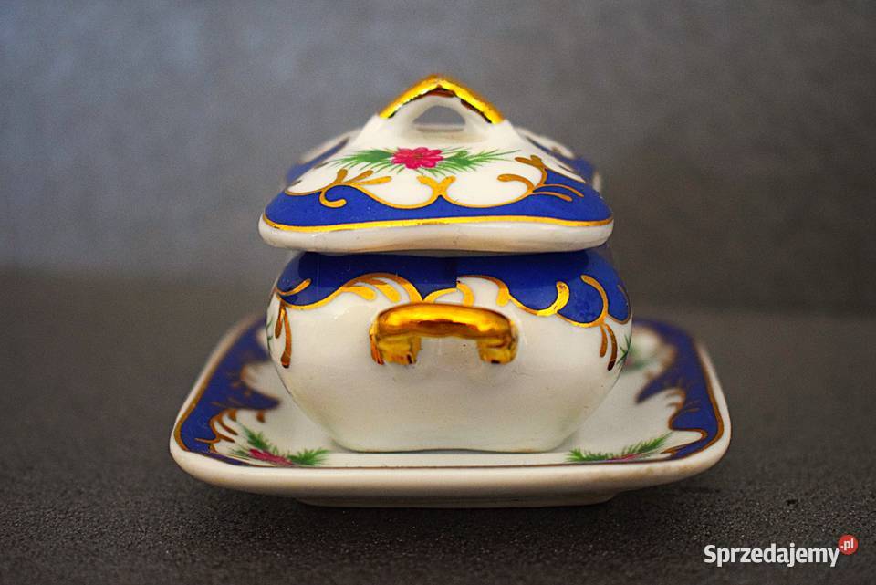 Porcelanowe miniaturki waz z talerzykiem Chełmno