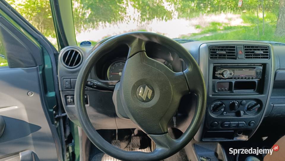 Suzuki jimny 13 benz 85 80 kilometrów Napędy sprowadzony Łuków