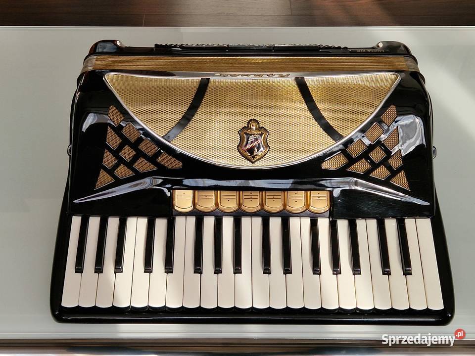 Sprzedam Akordeon HOHNER Lucia IIIP 96 basowy z