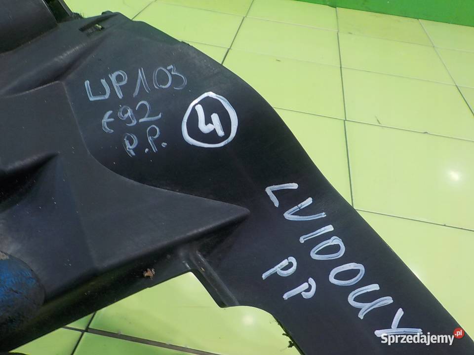 BMW E92 LIFT 20D AUT 10r 2D slizg pod lampe