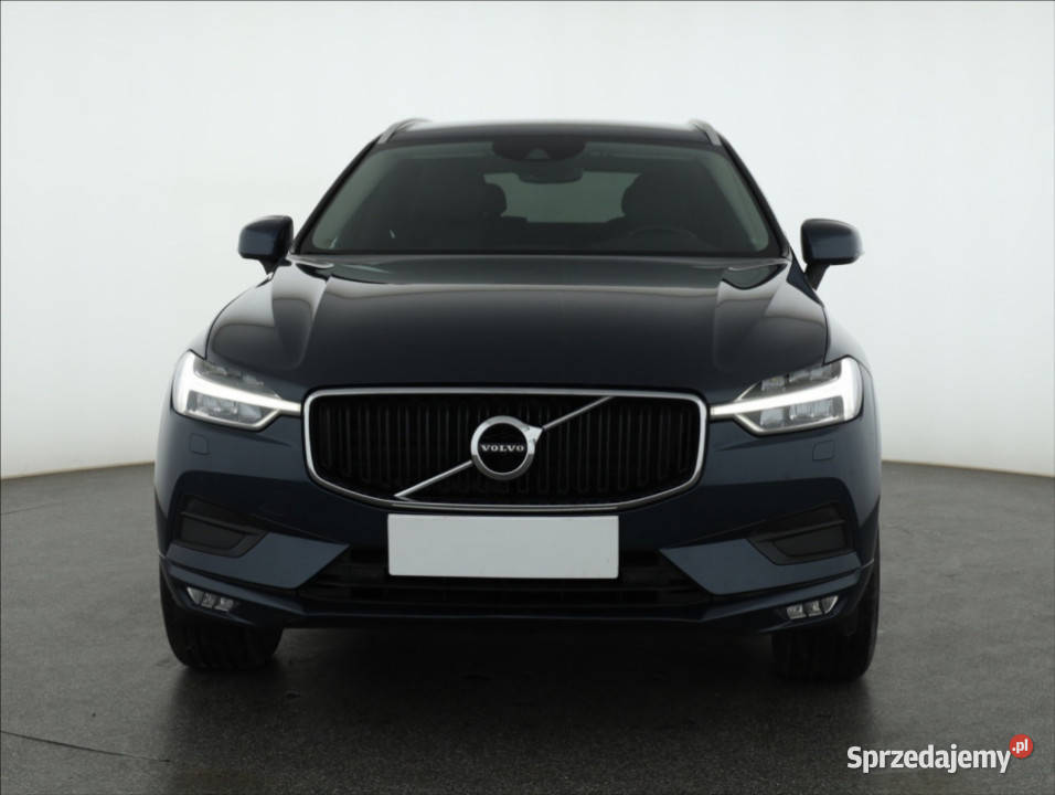Volvo XC60 B4 AWD światła LED