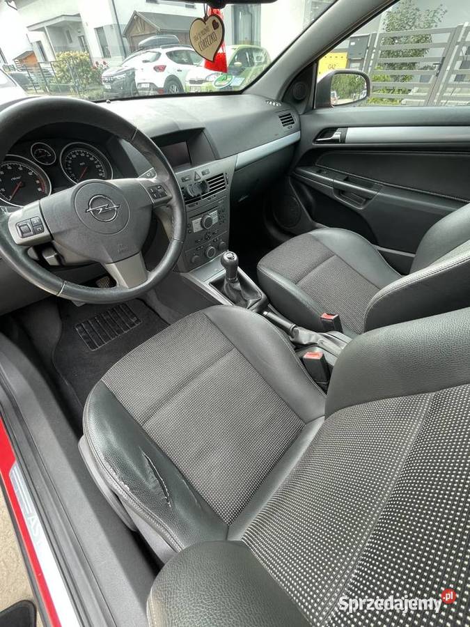 Opel Astra 16 GTC Zarejestrowany w Polsce Samochody osobowe Cerekwica