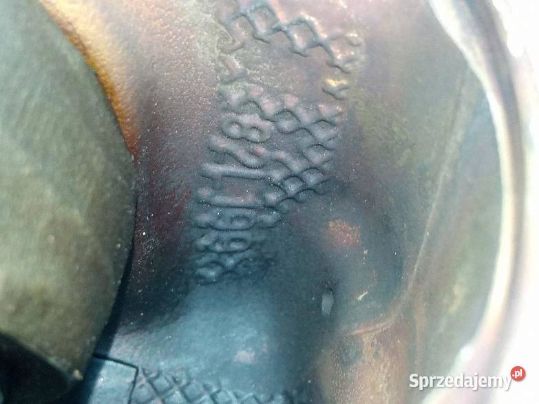 TŁOK KORBOWÓD 82L199 20 TSI TFSI Skoda Superb