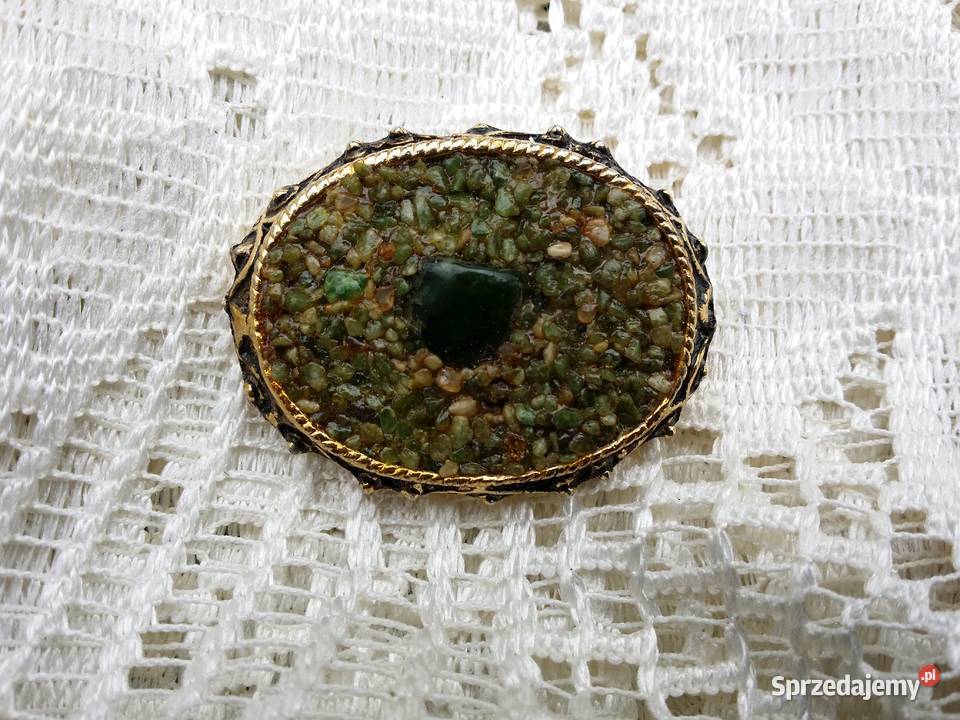 Stara broszka kamiennozielona