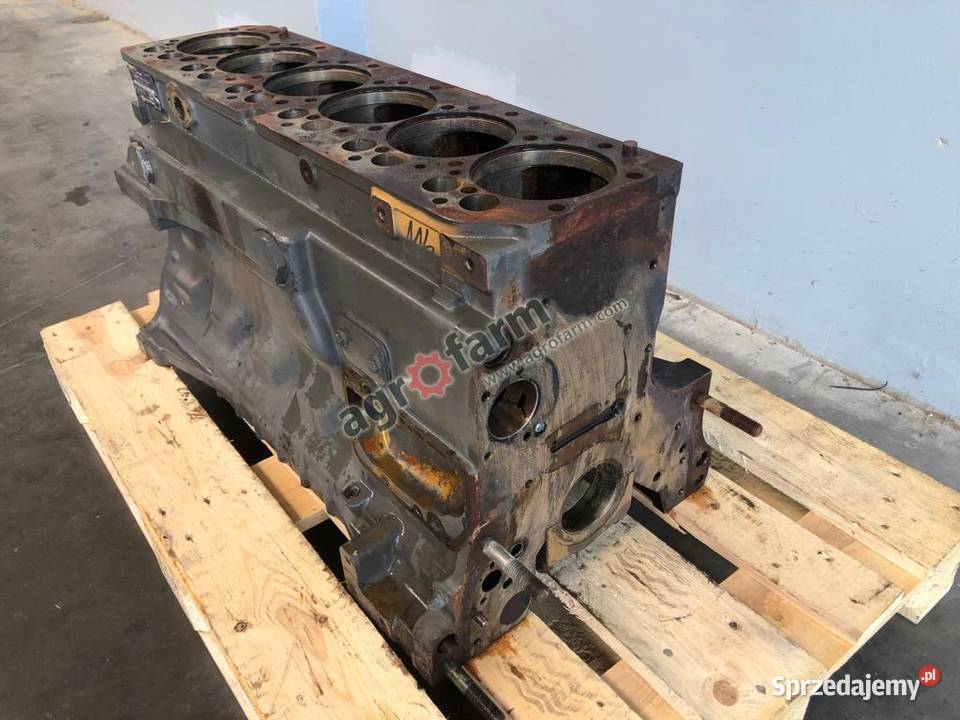 Blok silnika Ares 735 720 710 715 Byków