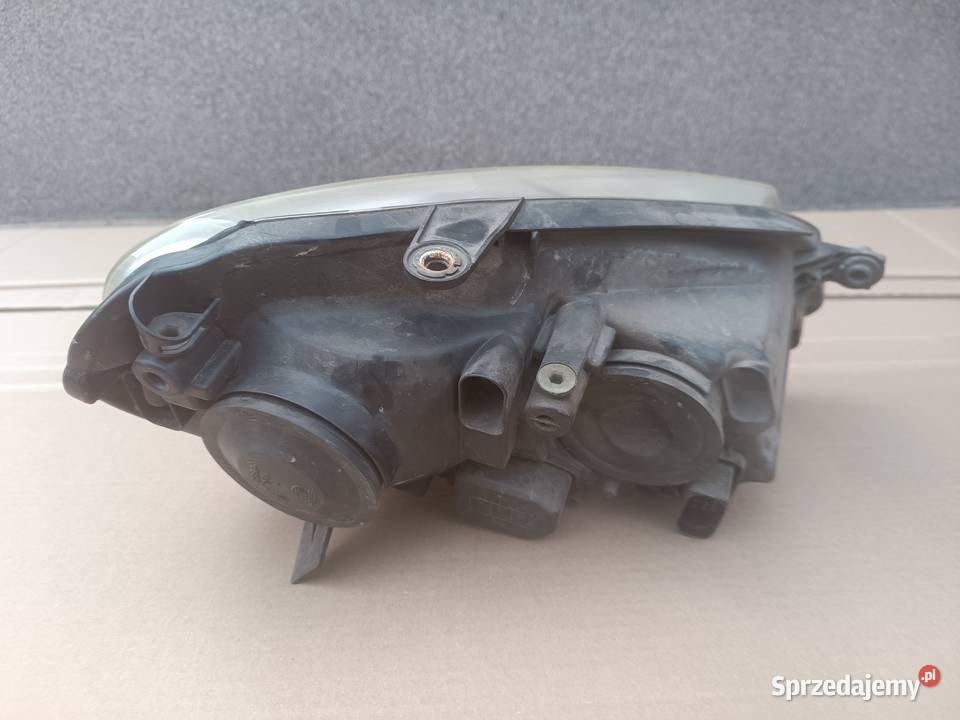 VW volkswagen Polo 9N fl Lift 0709 Reflektor Rok produkcji 2007 Częstochowa