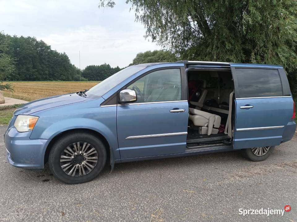 Chrysler town and country limited