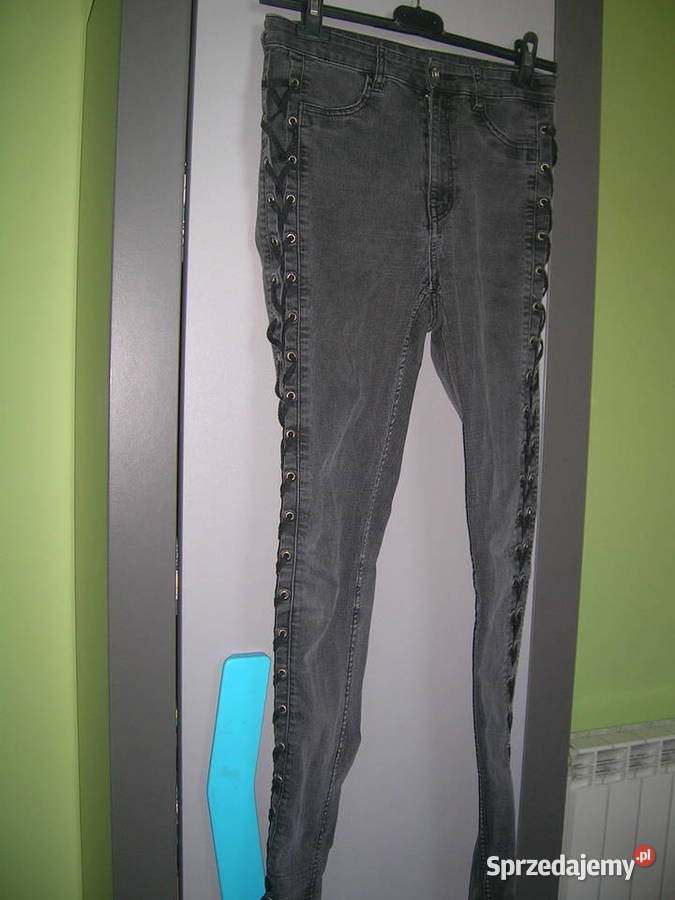 Spodnie dżinsowe 36 Divided 20 Rozmiar 36(S) Czarna sprzedam