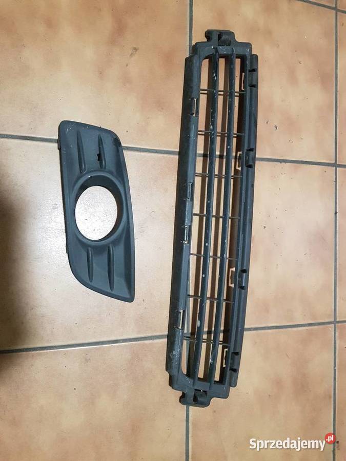 kratka zderzaka środkowa lewa halogena Volvo v50 Nowy Sącz sprzedam