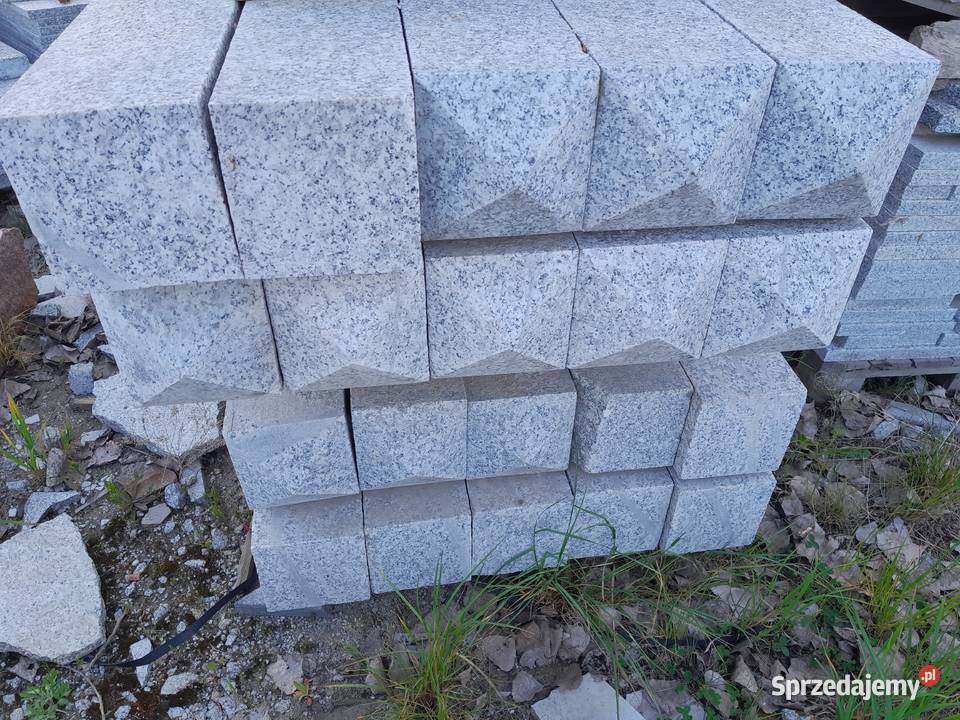 Słupy granitowe Budownictwo i akcesoria Świeradów-Zdrój sprzedam