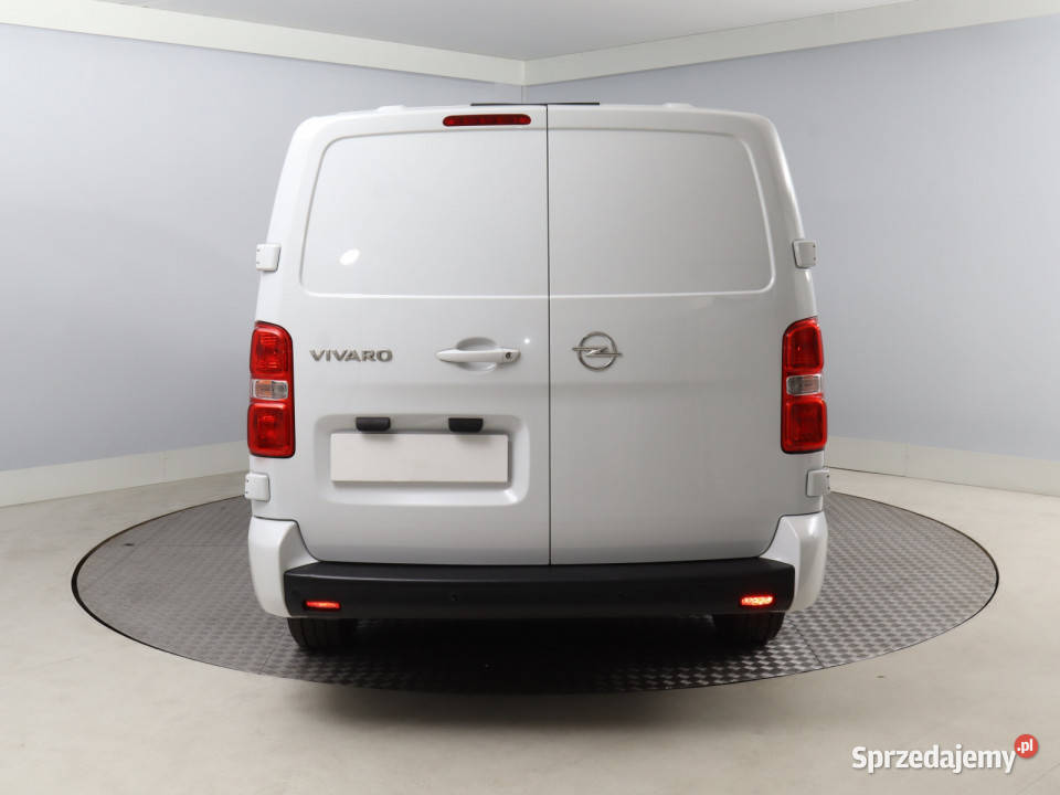 Opel Vivaro 20 CDTI relingi dachowe sprzedam