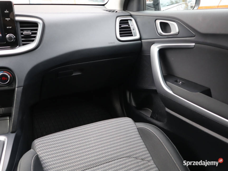 Kia Ceed 10 TGDI asystent pasa ruchu Katowice