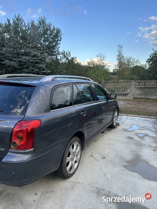 Sprzedam avensis