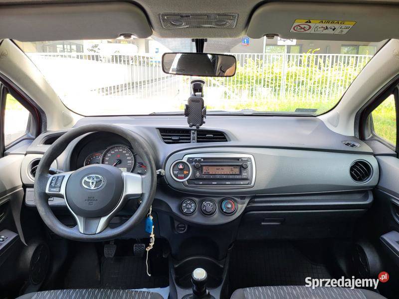 10l VVTi benzyna 69 Przebieg129 818 5 lat Yaris Warszawa