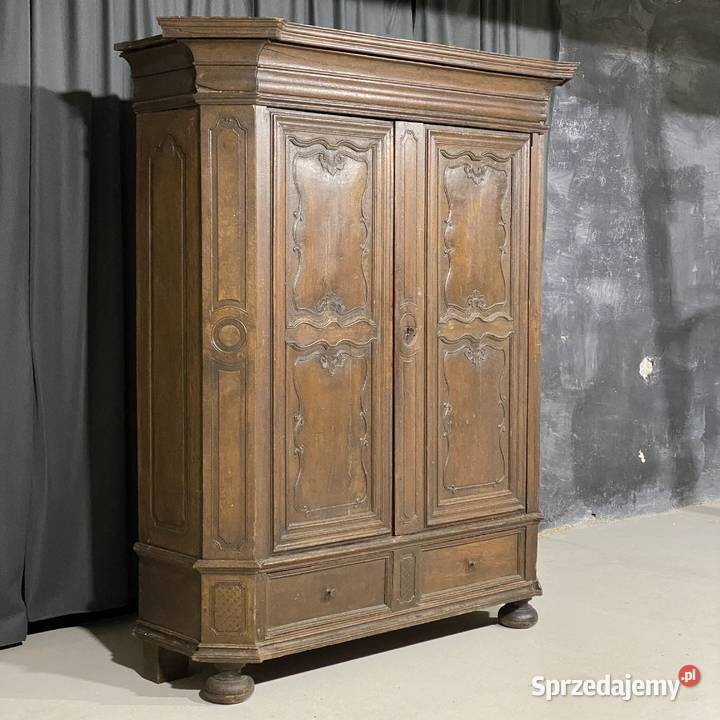 Antyczna rzeźbiona szafa z litego drewna DO