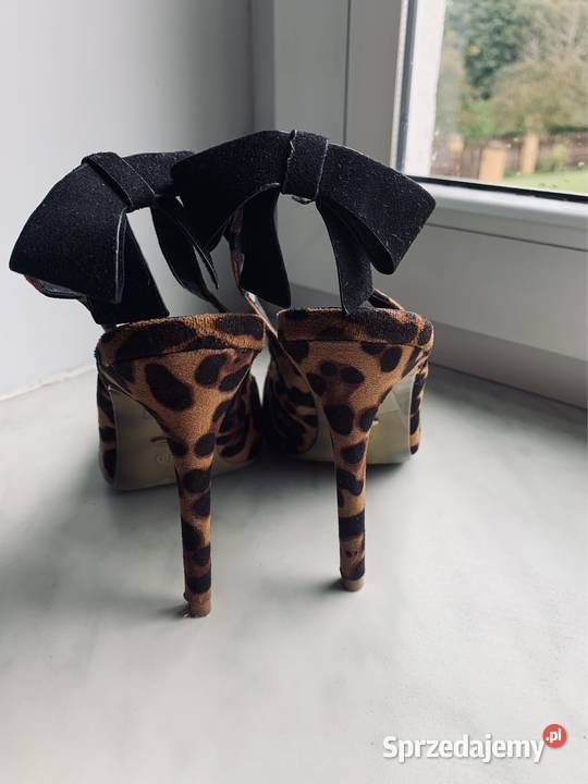 Półbuty na obcasie panterka 36 deezee Rzeszów