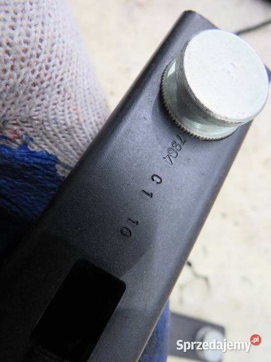 REGULACJA WYSOKOŚCI PASA QASHQAI J10