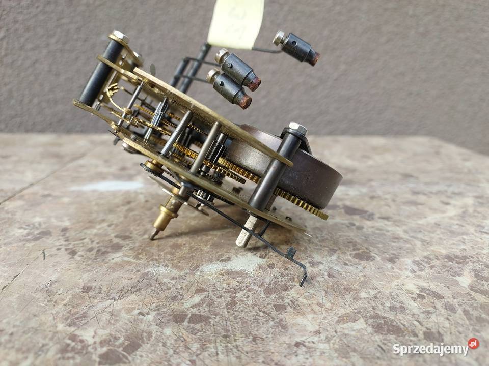 M132 Mechanizm starego zegara Weimar na części