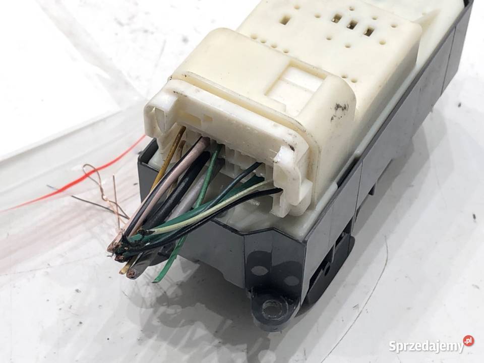 PRZEŁĄCZNIK SZYB TOYOTA COROLLA E18 192832 1319