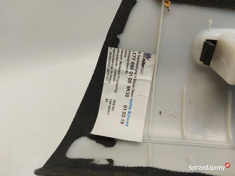 MERCEDES W177 Osłona słupka szyby czołowej prawa