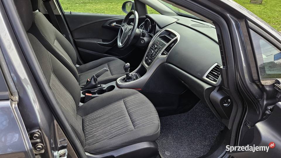 Opel Astra 2012r 14 benzyna zadbany serwisowany Astra sprzedam