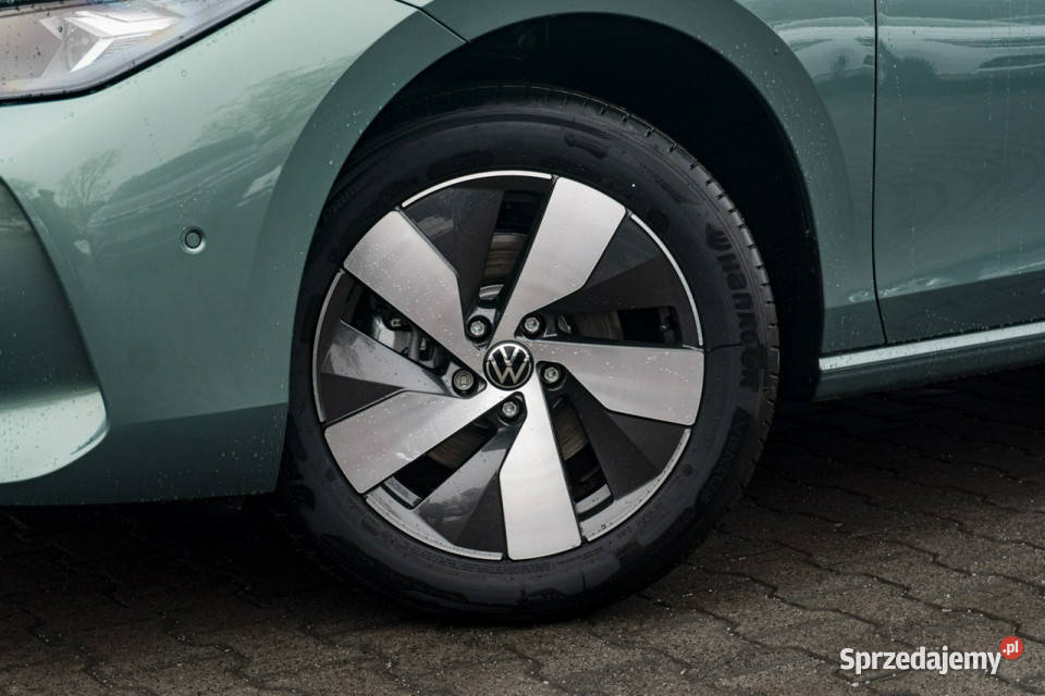 Volkswagen Passat Business Plus 15 TSI mHEV 150 pełny VAT