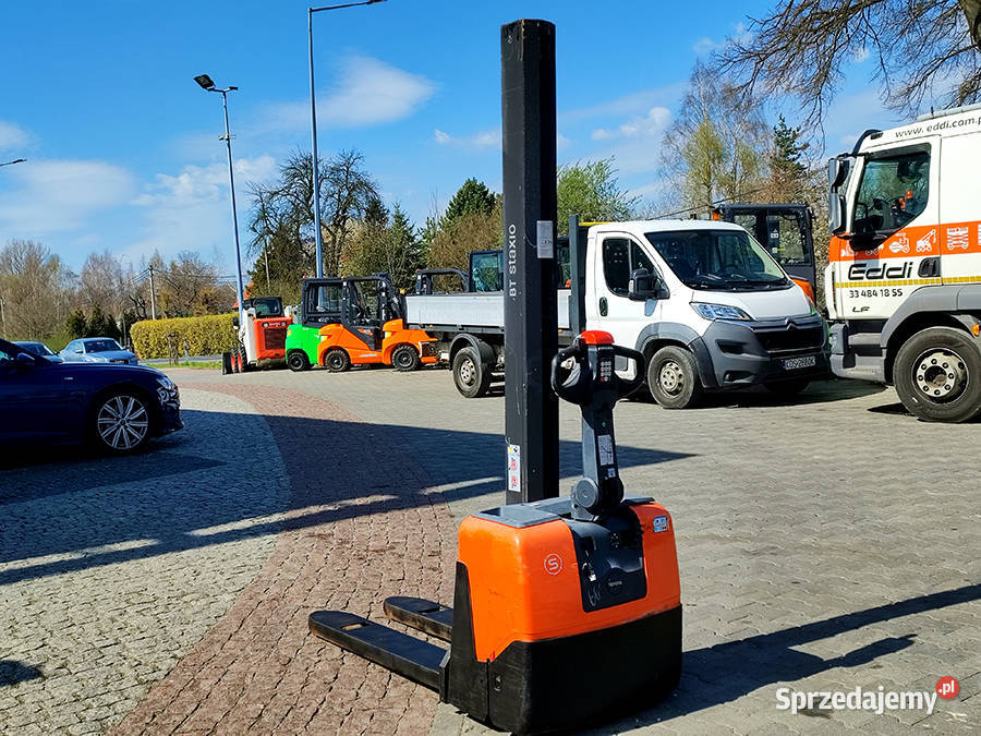 BT HWE 100 elektryczny wózek podnoszący 1 tona 2
