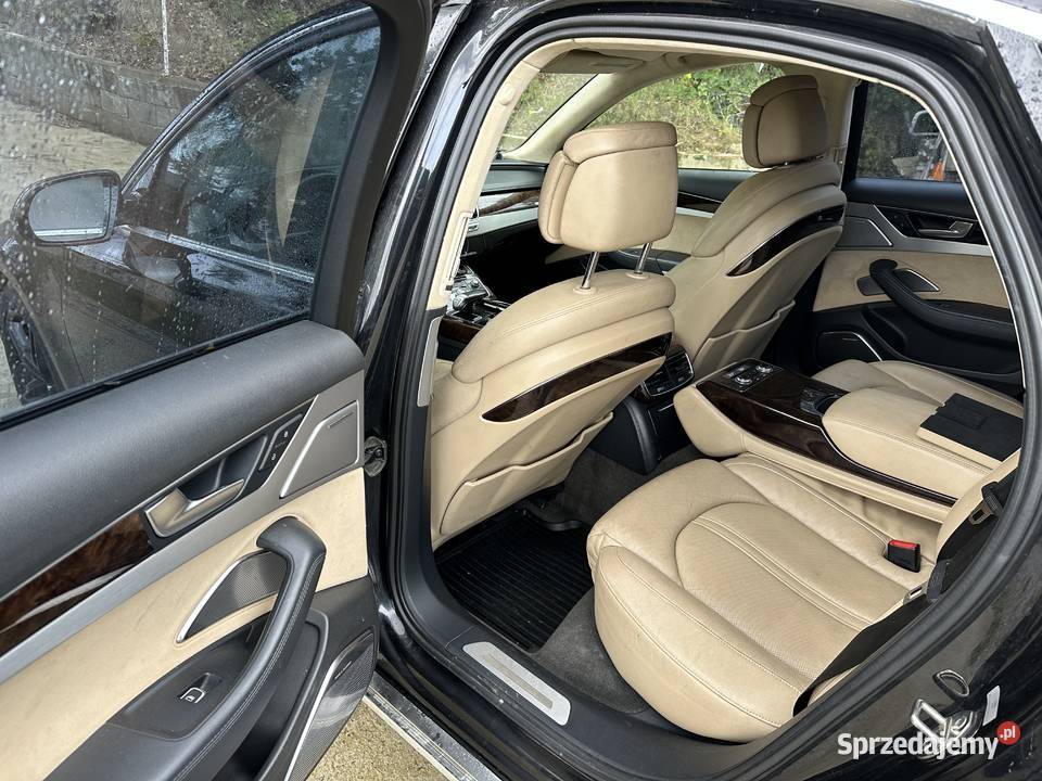 Audi a8 Stobierna