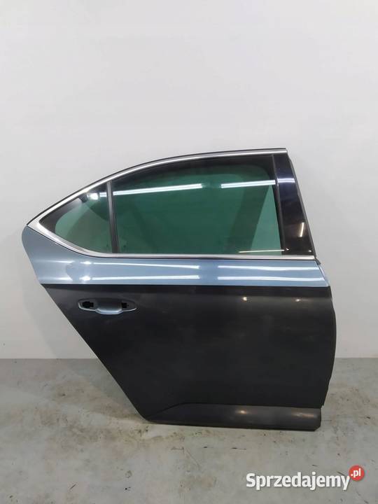 DRZWI PRAWE TYŁ SEDAN Skoda Superb III 2015 świętokrzyskie