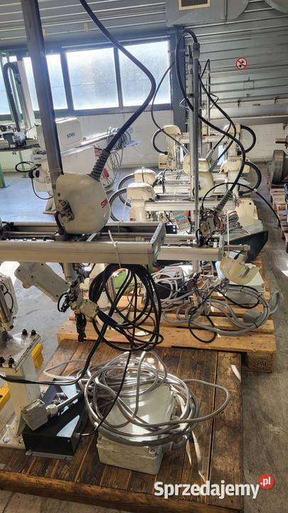 Manipulator picker do wyciągania wlewków i