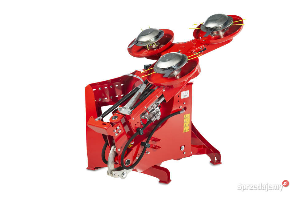 Kosiarka koszenie trawy wokół słupów farm Warszawa