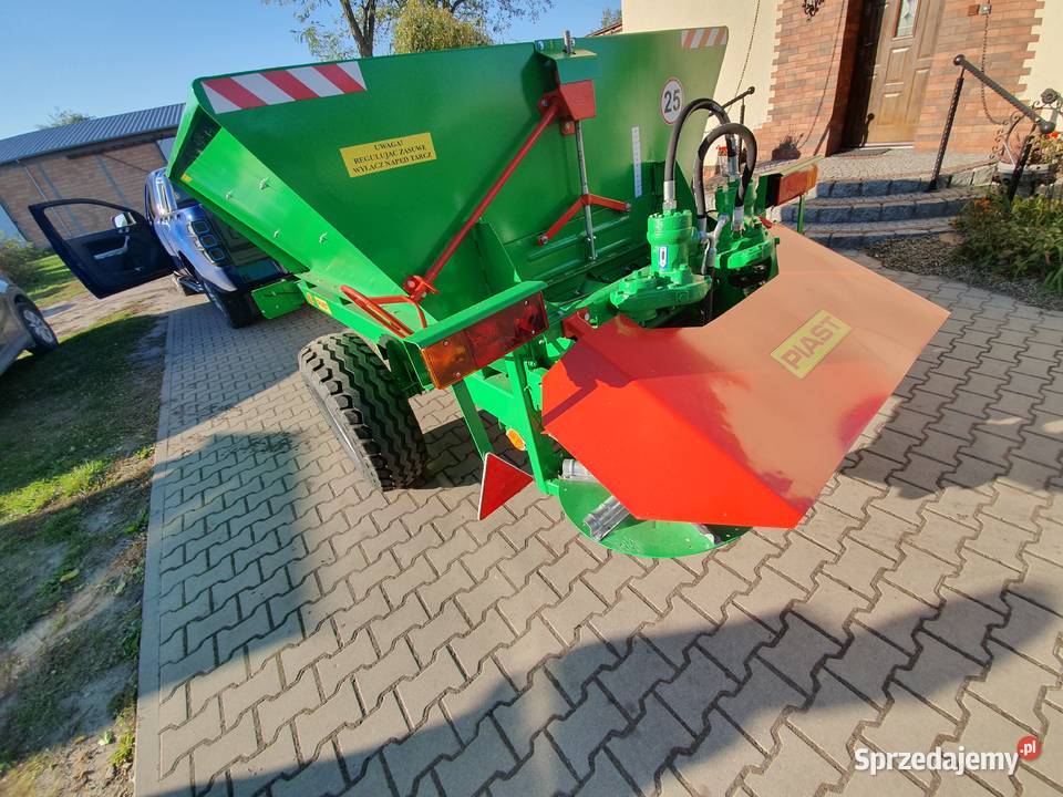 Rozsiewacz wapna rcw 3 piast rozrzutnik Kostrzyn