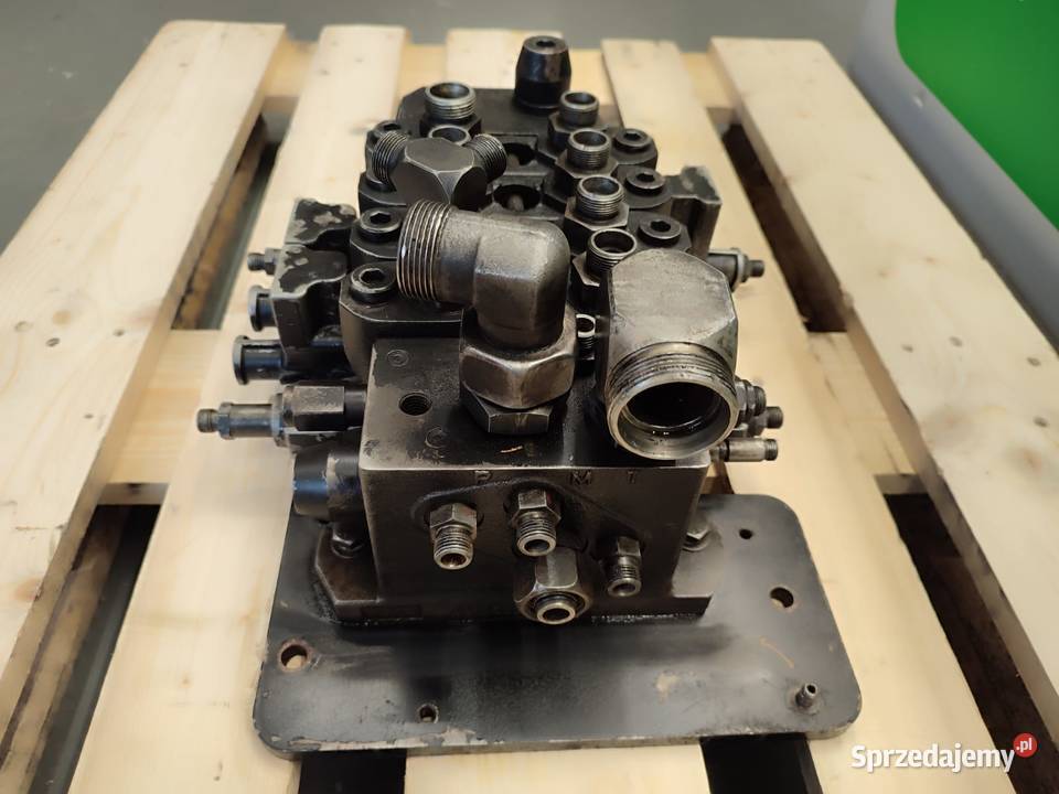 Rozdzielacz hydrauliczny 08105220 Manitou MLT