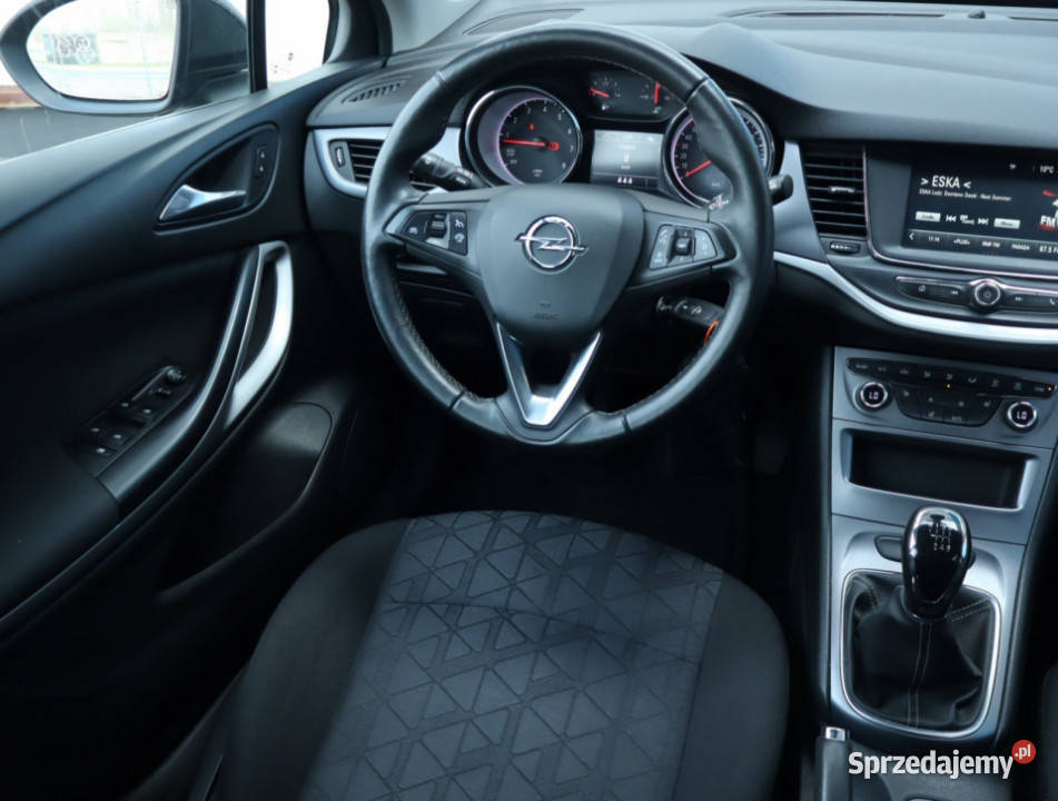 Opel Astra 14 T radio