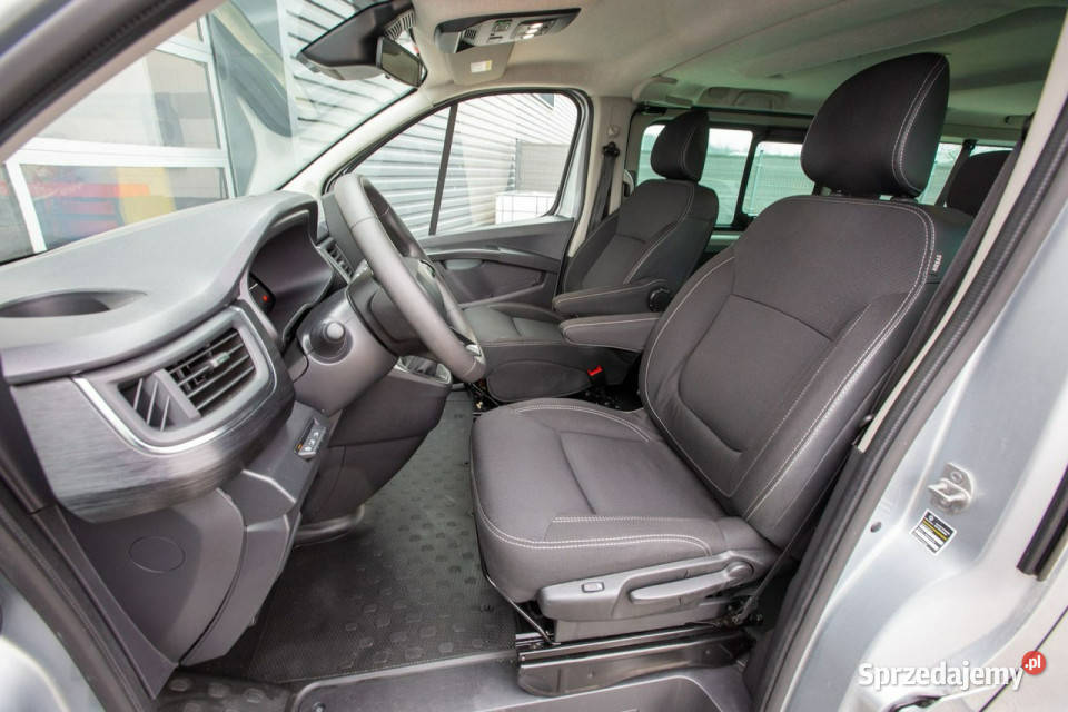 Renault Trafic 8 Osób 20 150 Bogate Wyposażenie isofix