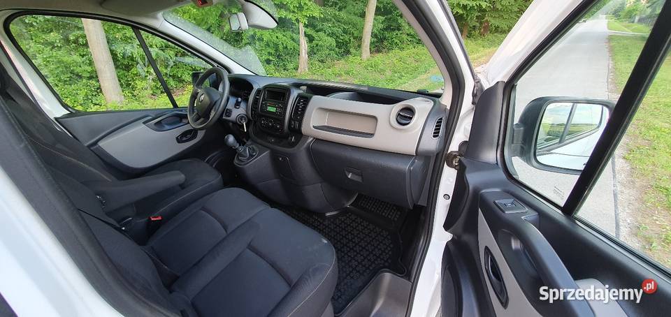 Renault Trafic2016r16 Dci Ciężarowy Klimatyzacja światła przeciwmgłowe Tomaszów Lubelski sprzedam