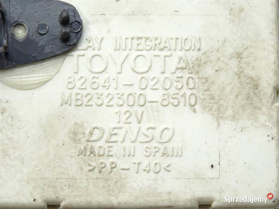 SKRZYNKA BEZPIECZNIKÓW TOYOTA COROLLA E12 osobowe