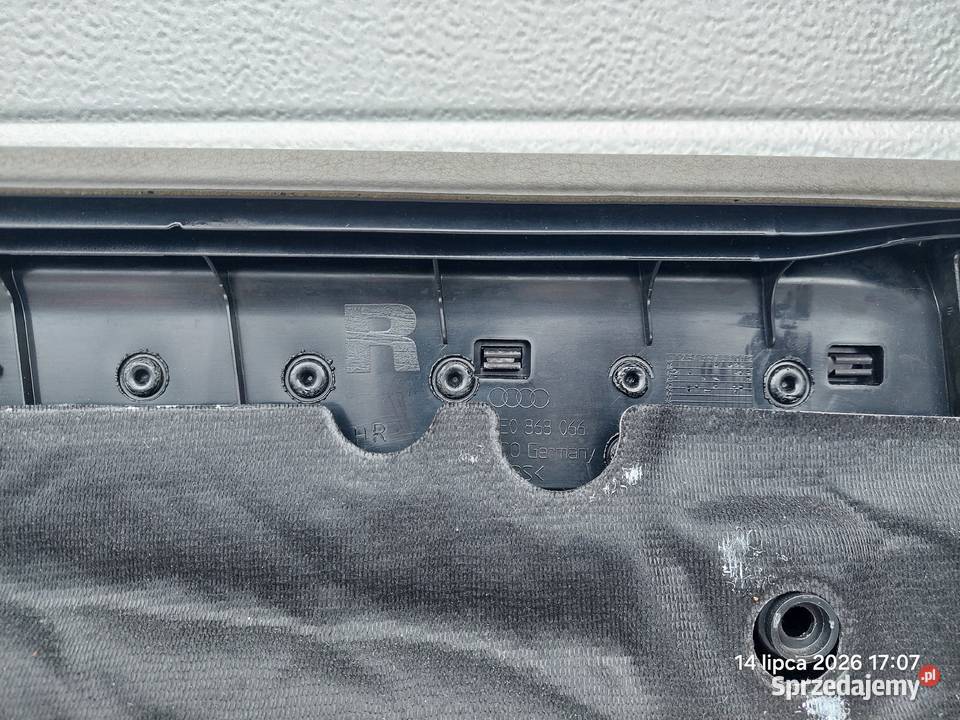 AUDI A8 D3 42 TDI 0510 TAPICERKA DRZWI PRAWA TYL